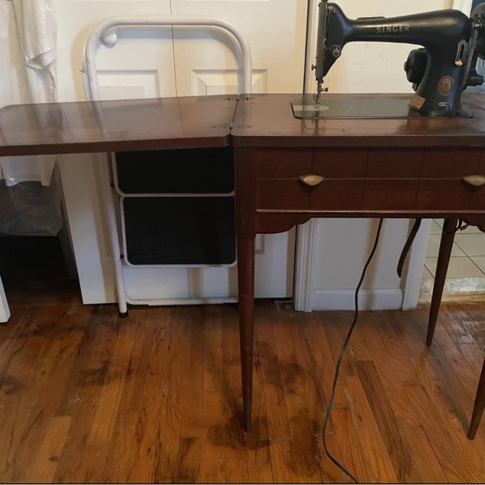 Singer Black Sewing Machine